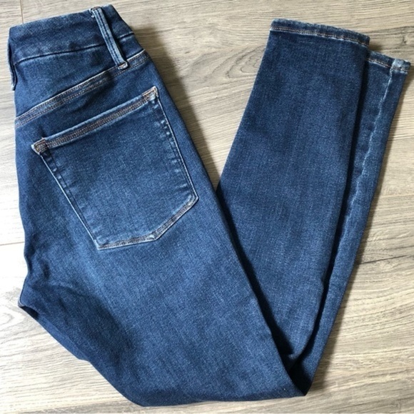 Good American Good Legs Jeans - Picture 3 of 9